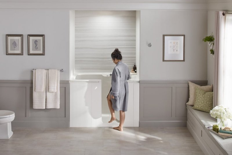 What You Should Know About Walk-In Bathtubs