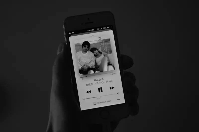 Why Unplugging Together Beats Scrolling Apart