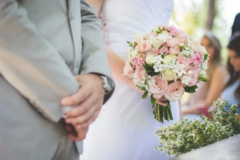 Celebrating Love in 2026: Sustainable, Tech‑Savvy Weddings & Anniversaries
