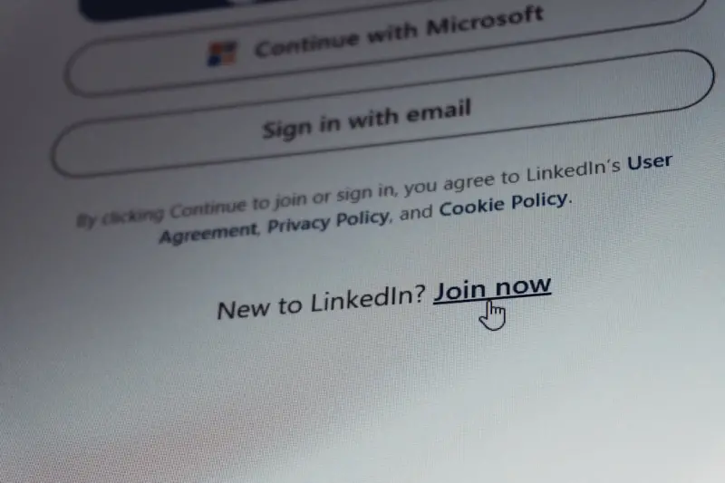 From the Inbox to the Bottom Line: Rethinking Email as a Real‑Time Conversation Hub