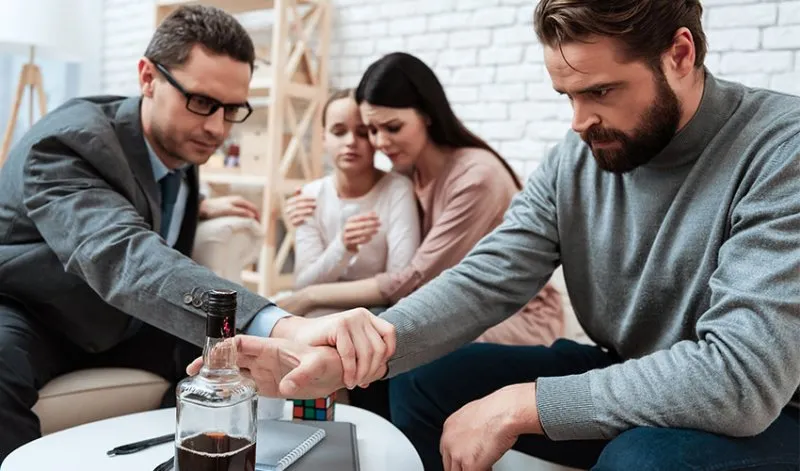 The Role of Counseling and Therapy in Alcohol Rehab