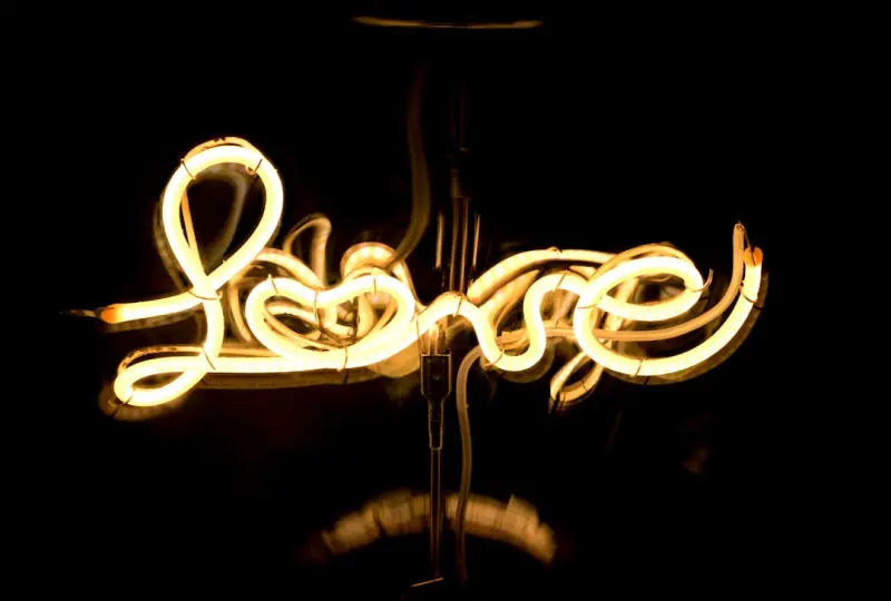 When Love Becomes a Creative Sprint: Redefining Modern Relationships When Love Becomes a Creative Sprint: Redefining Modern Relationships