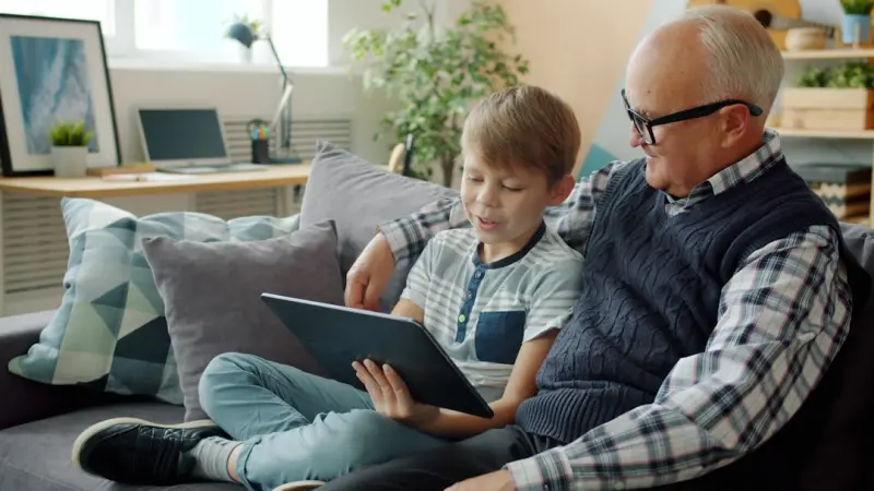 When Grandparents Become Digital Storytellers: Crafting Legacy in the Cloud