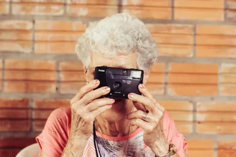 Rediscovering Curiosity: Seniors Embrace Virtual Travel to Enrich Real‑World Lives