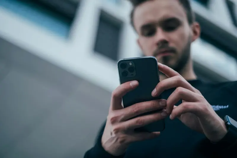 Turning Your Smartphone into a Mobile Command Center