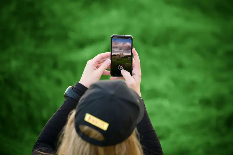 Context‑Aware Mobile Apps: Turning Field Data into Real‑Time Action