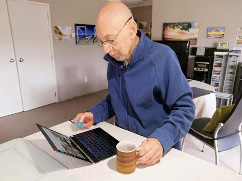 Digital Confidence for Seniors: Turning Tech Into a Lifeline