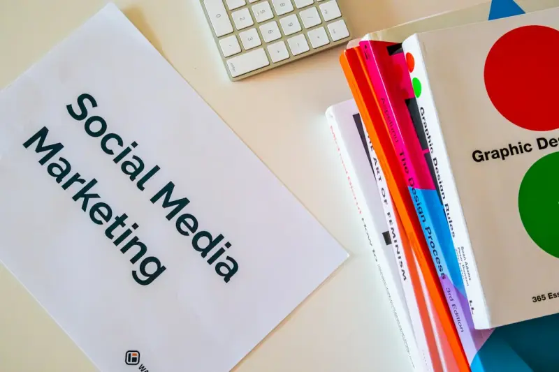 Humanizing Social Media with Micro‑Stories and Employee Advocacy - Blogging Fusion