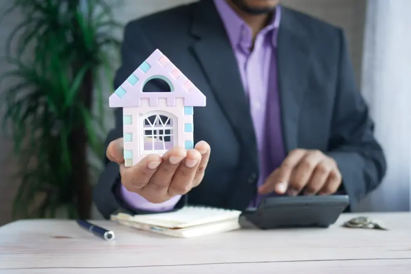 Tokenized Real Estate & AI Budgeting: A New Era for Everyday Investors
