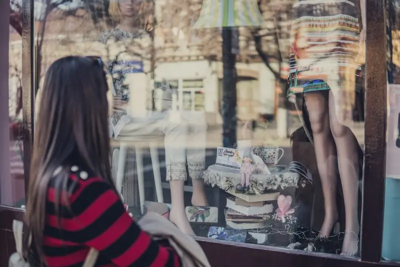 From Window Shopping to Wallets: Redefining Retail with Real‑Time Experience Design