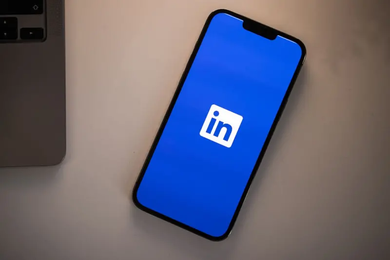 Unlocking Authentic Influence on LinkedIn: From Storytelling to Audio Rooms