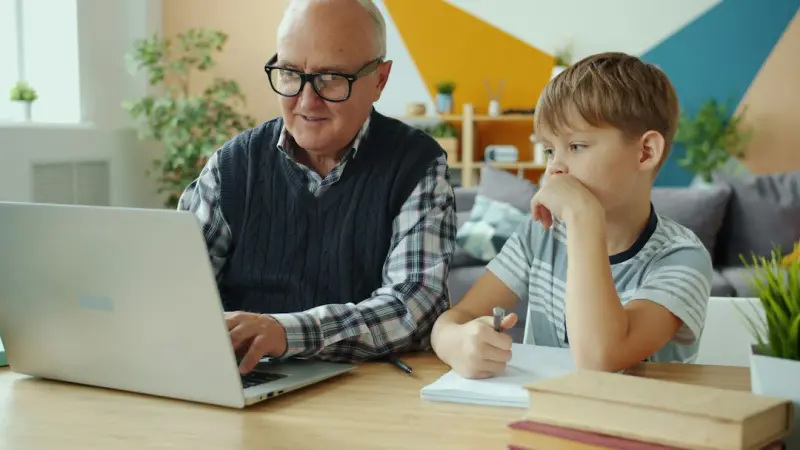 Parenting in the Digital Age: Practical Strategies for Modern Families
