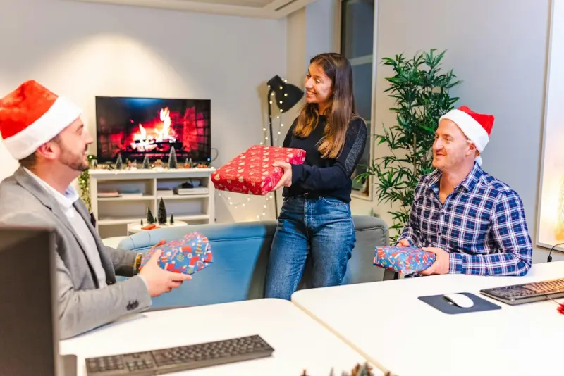 The Rise of Experience‑Centric Gifting for Distributed Teams