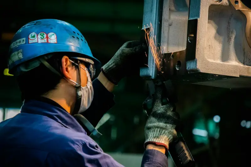 Edge‑Powered Predictive Maintenance: Giving Industrial Gear a Brain Edge‑Powered Predictive Maintenance: Giving Industrial Gear a Brain